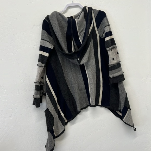 One-of-kind cashmere sweater made by Cyndi Buck Design - Picture 6 of 8